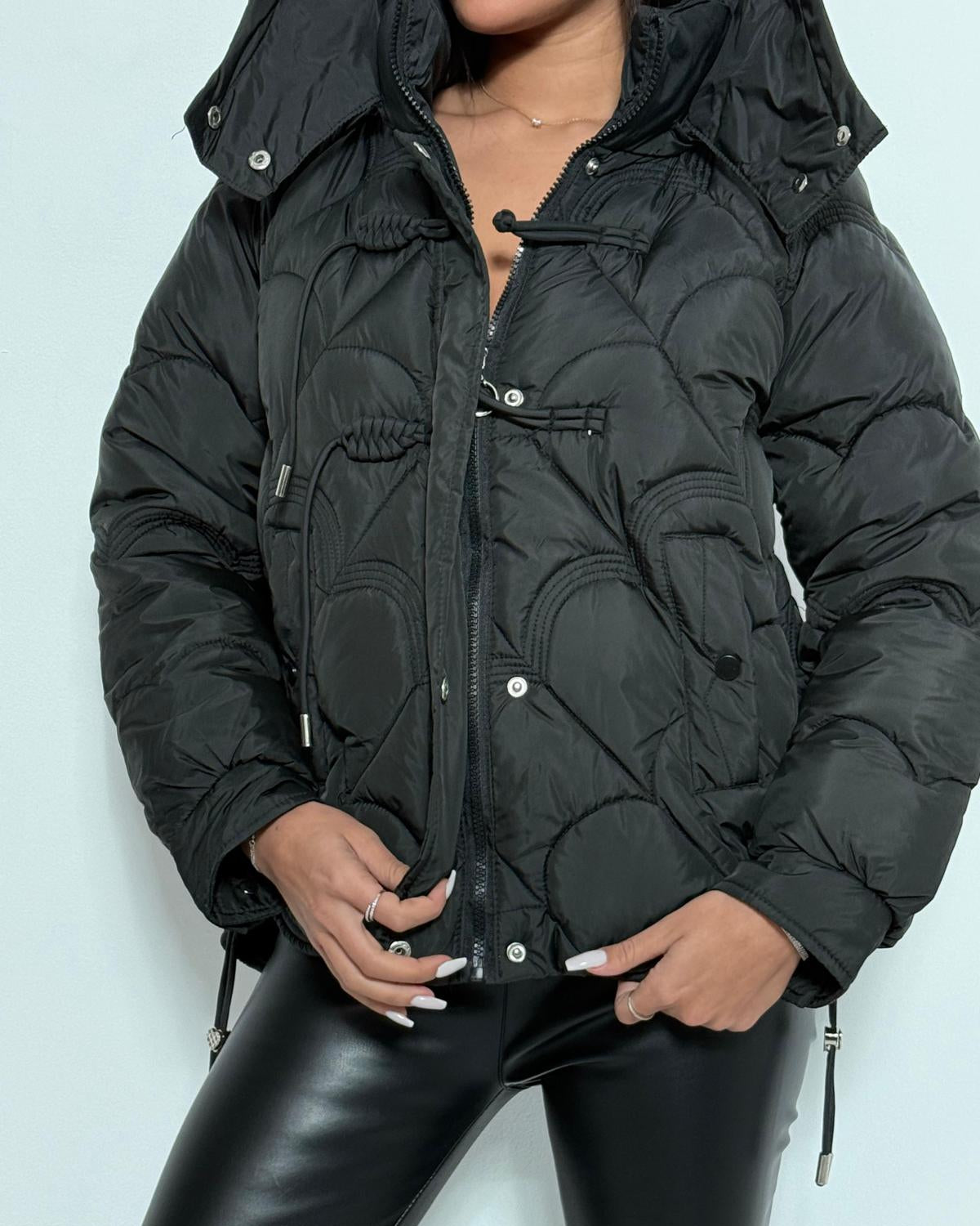 מעיל קווילט לנשים עם רכיסת כפתורים קדמית