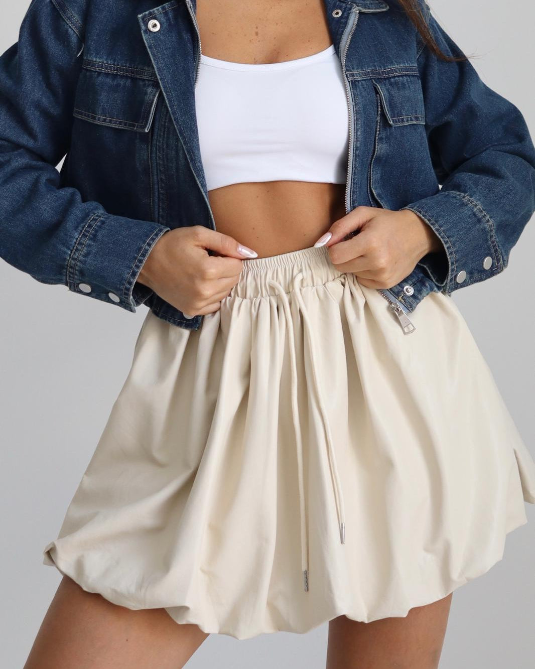 חצאית בלון שמנת דמוי עור לנשים חצאית אלגנטית בגזרה רחבה