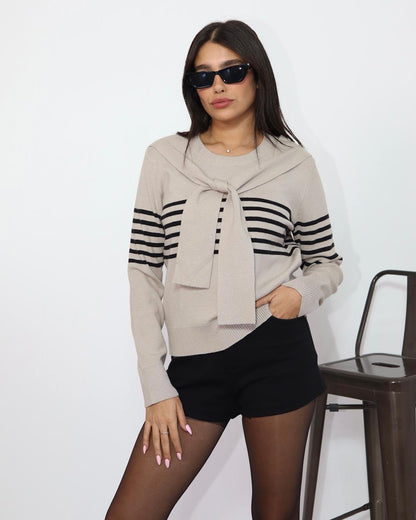 סוודר סריג לנשים בצבע בז' עם קשירה קדמית