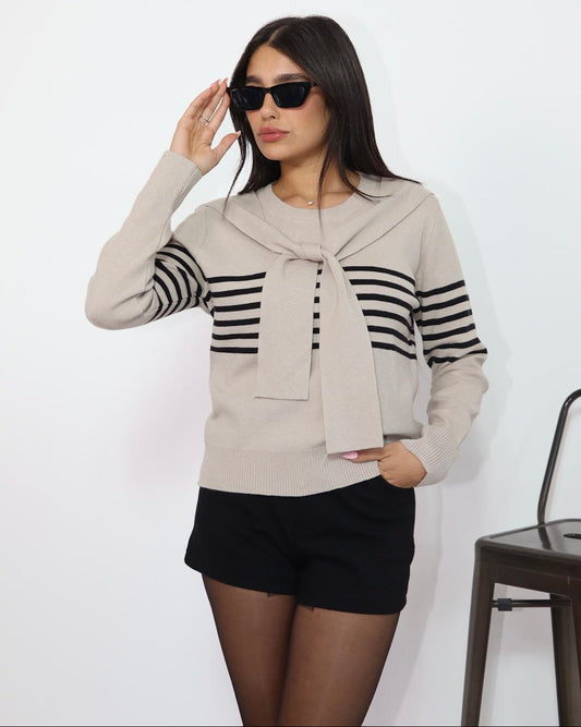 סוודר סריג לנשים בצבע בז' עם קשירה קדמית