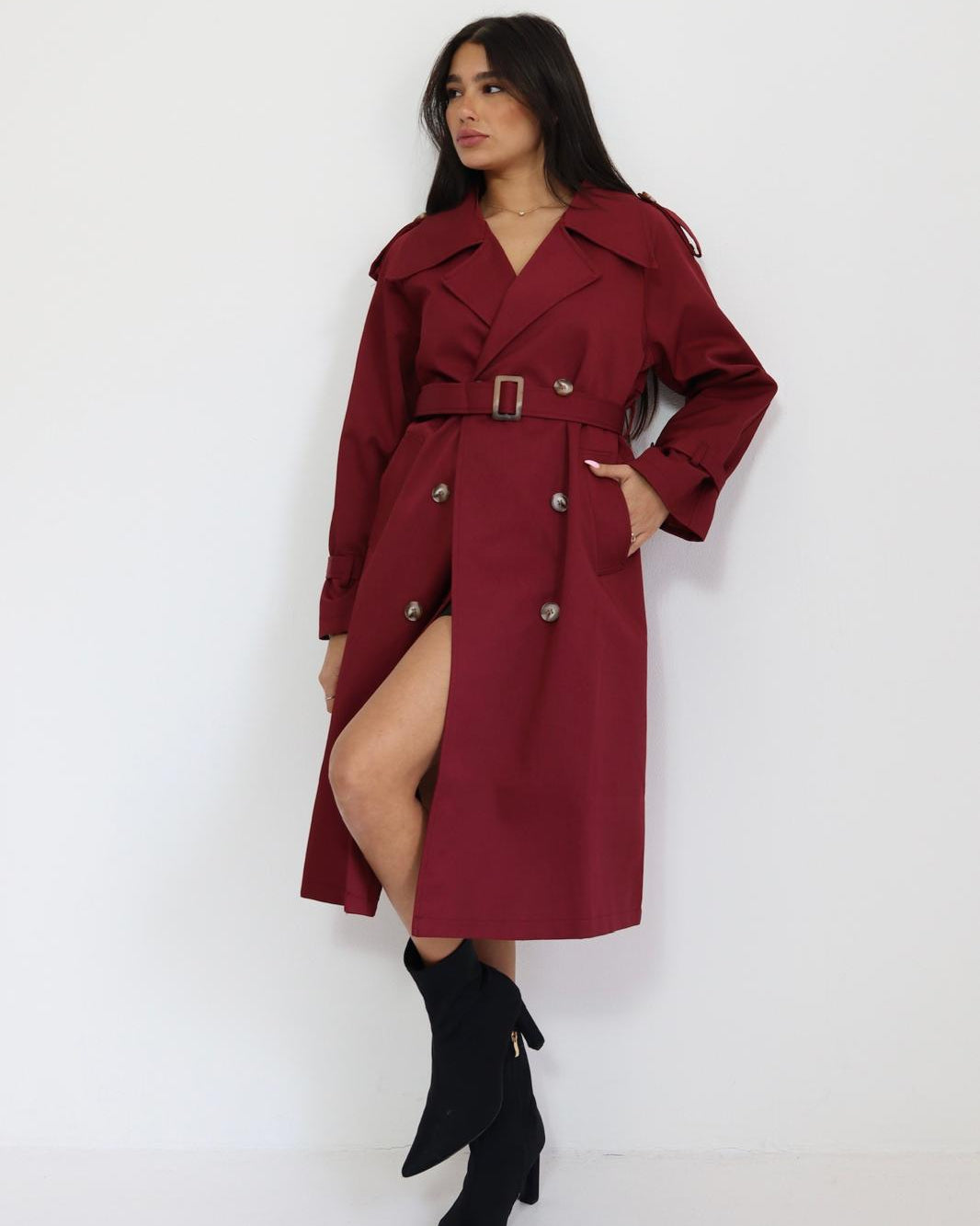 מעיל טרנץ' לנשים בצבע בורדו קלאסי